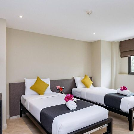 Lucky House Khaosan Hotel Bangkok Bagian luar foto