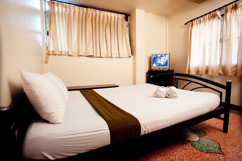 Lucky House Khaosan Hotel Bangkok Bagian luar foto
